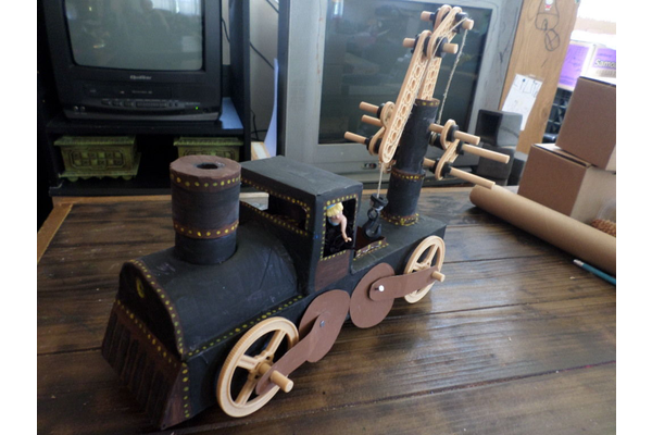 Maker Studio Train with Rotating Winch
